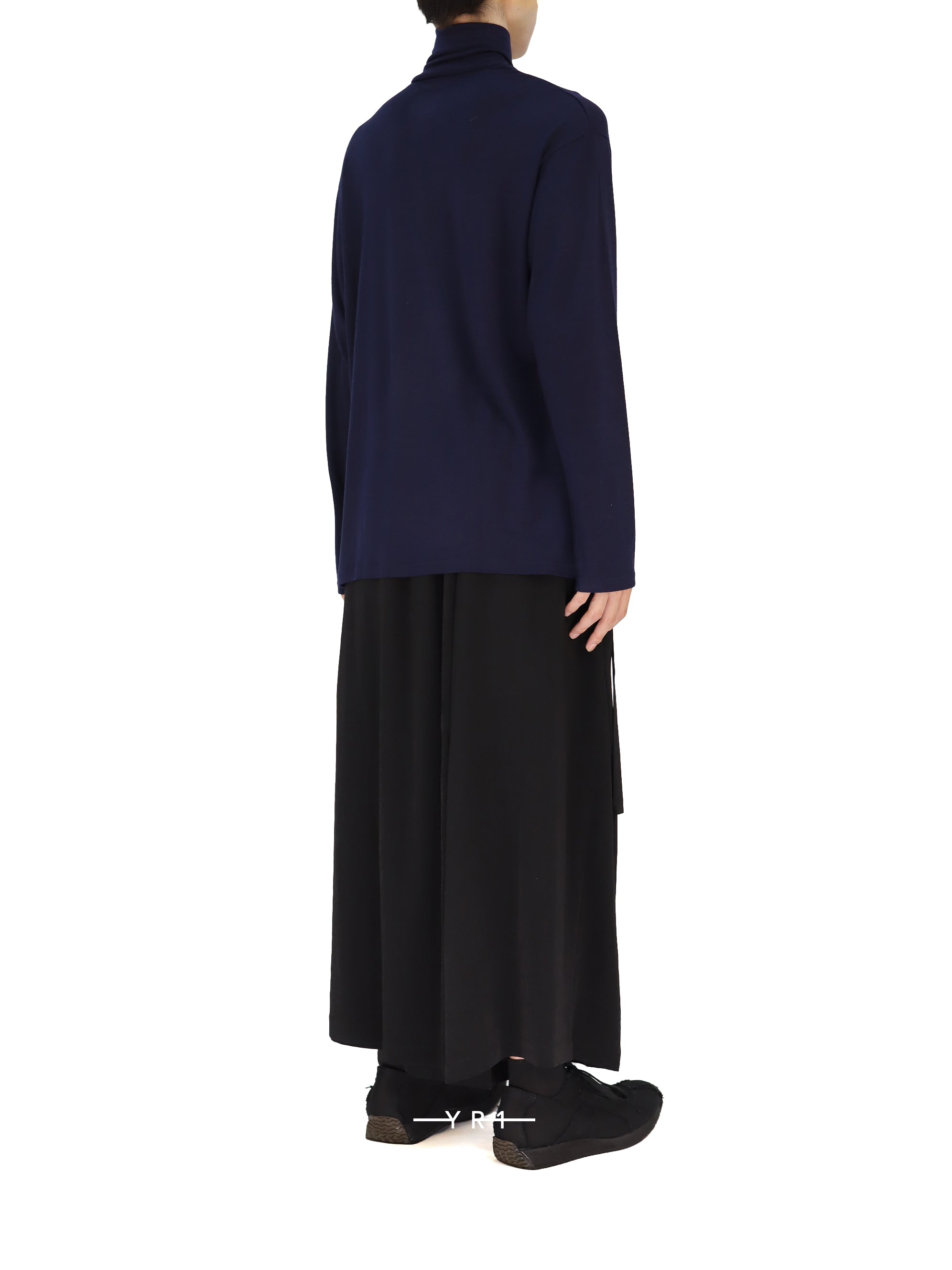 Paneled Turtle Neck Po