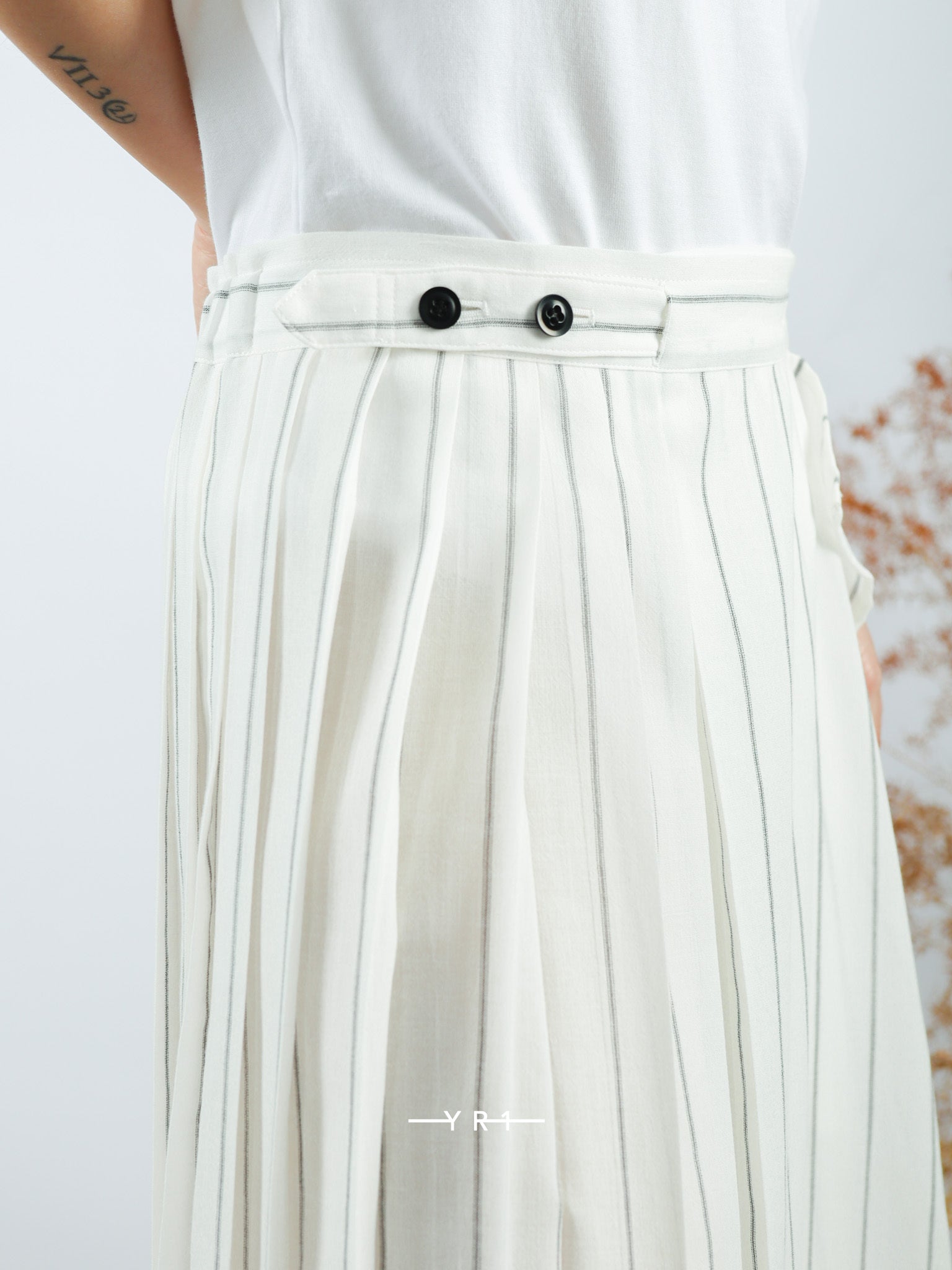 ys-I-Pleated Wrap S-White
