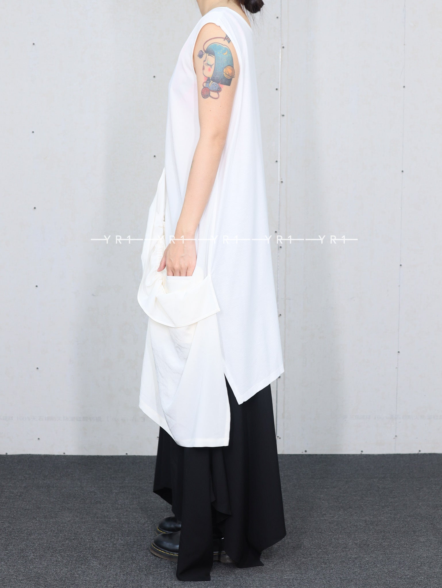 ys-H-Left Front B-Off White