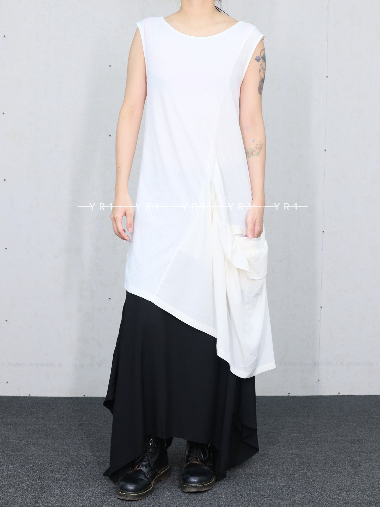 ys-H-Left Front B-Off White