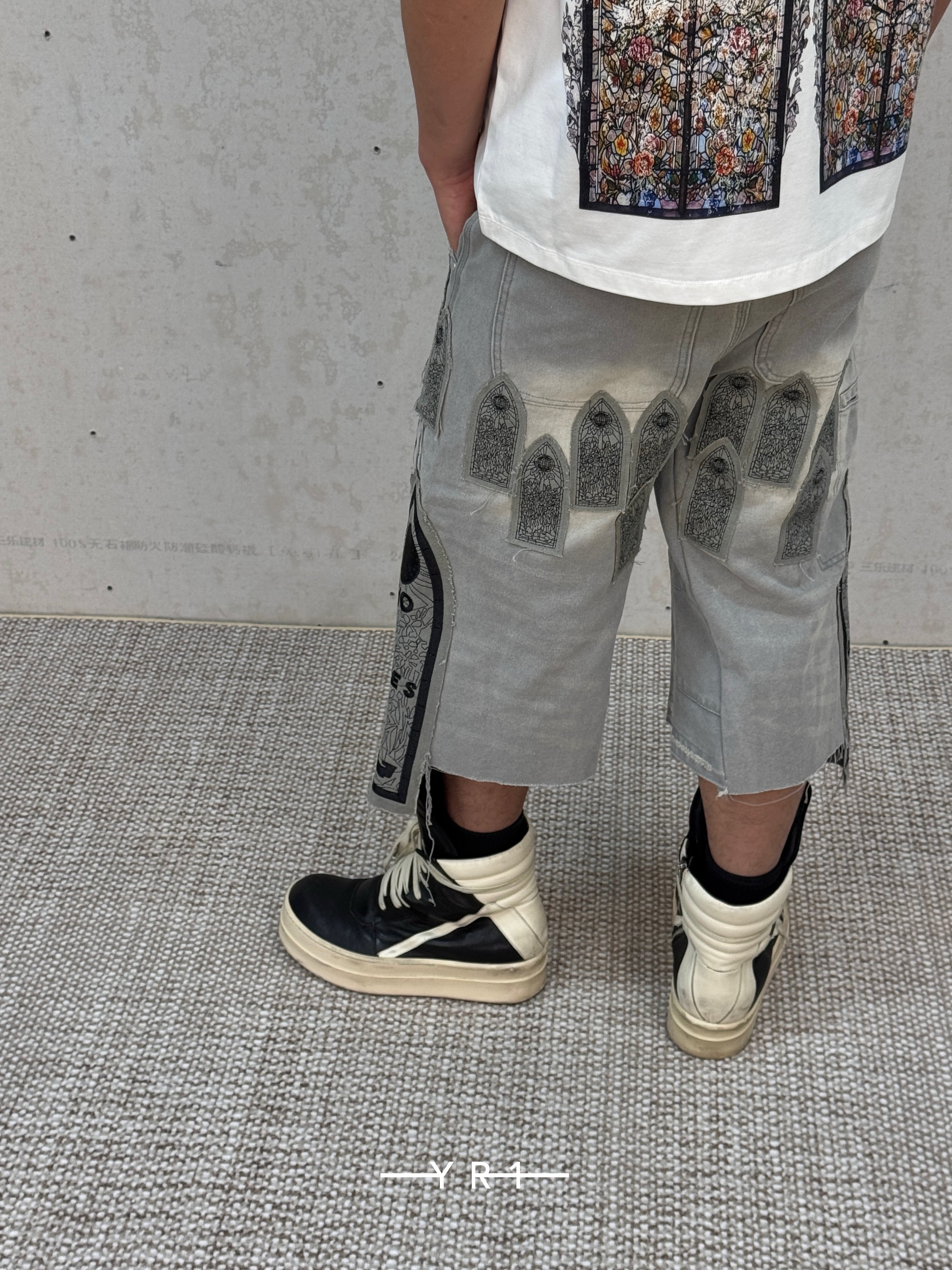 Patch Arched Carpenter Short