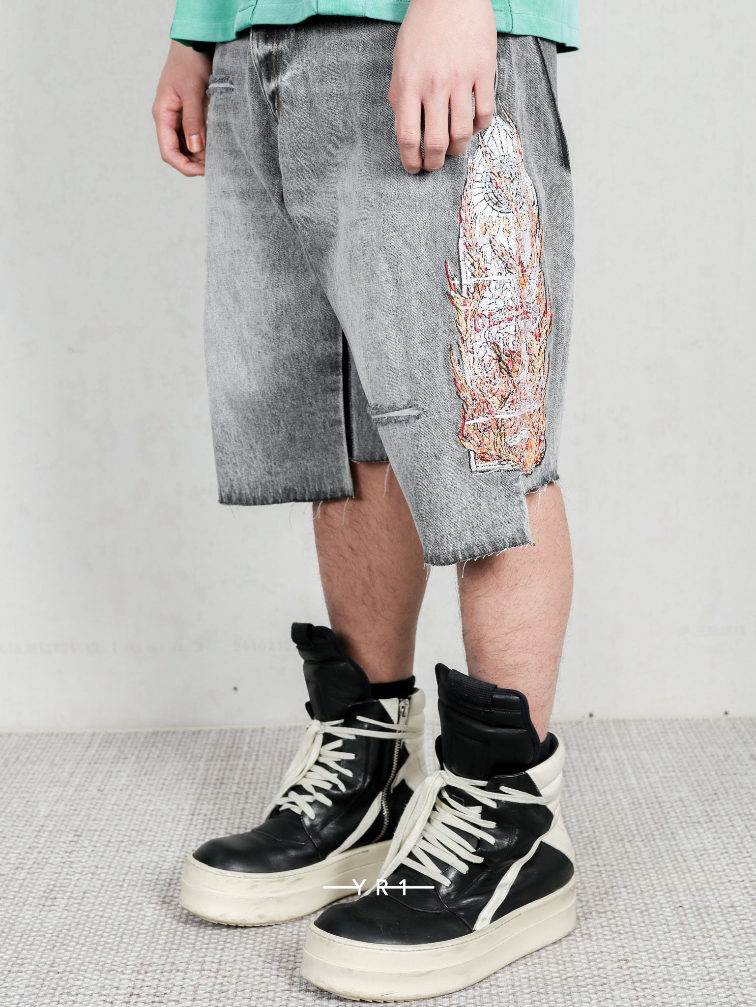 Flame Glass Knee Cover Short