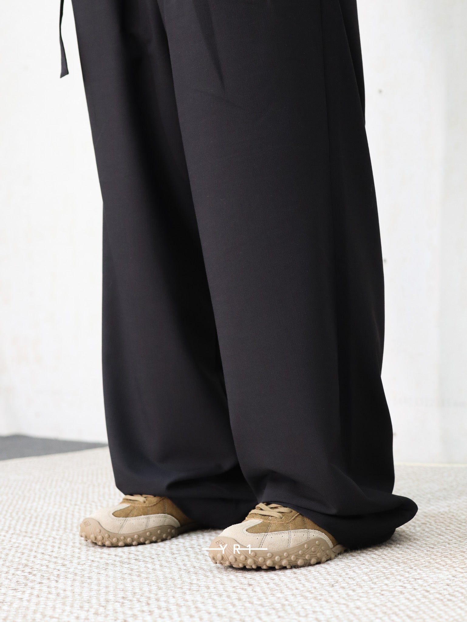 4 Tuck Wide Pants